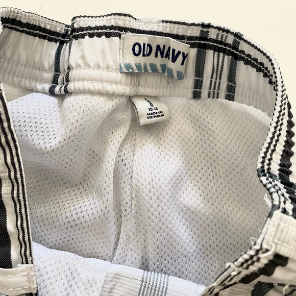 Old Navy Boys’ Swimsuit/Swim Shorts (10-12 YRS) - Picture 3 of 6